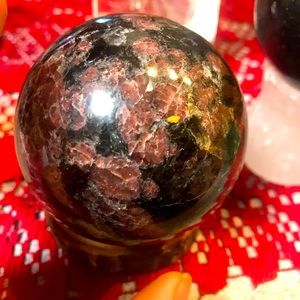 Garnet sphere